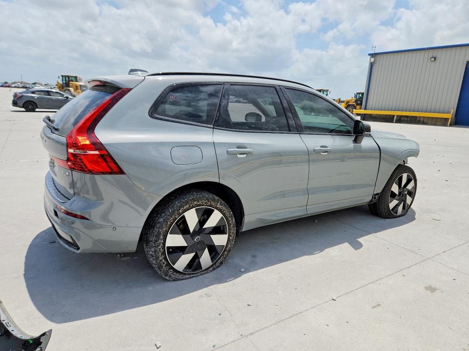 2025 Volvo Xc60 VIN YV4H60RC8S1189201 COPART salvage auction — FRONT END, Tx - Salvage Vehicle Title, sold $17,100 on 2026-07-28 (photo 3)