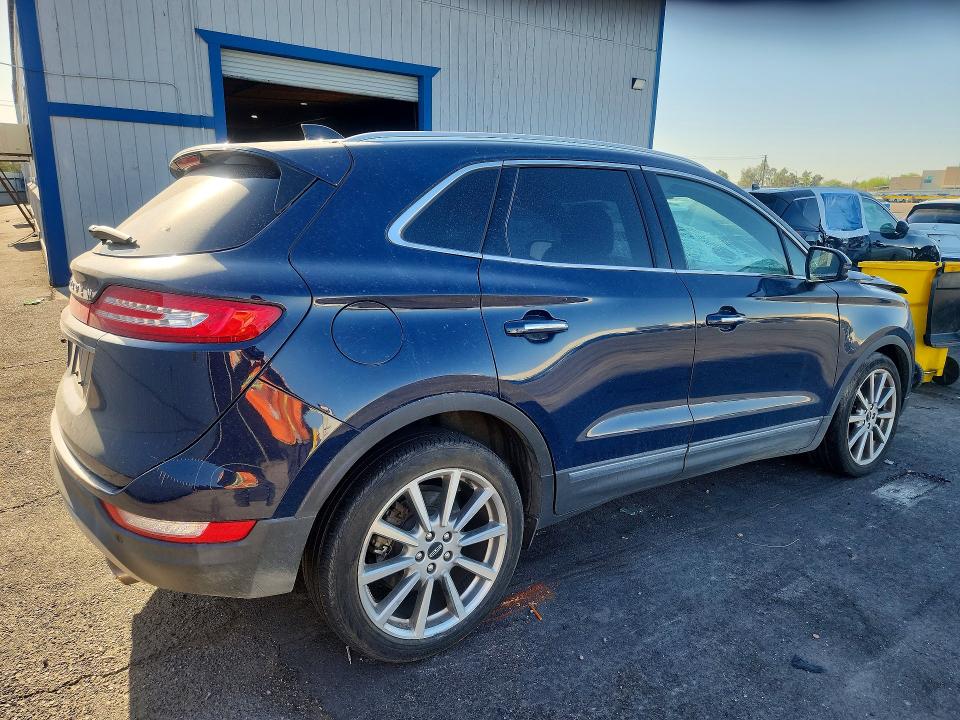 2019 Lincoln Mkc VIN 5LMCJ3C97KUL44788 COPART salvage auction — FRONT END, CA - DIS/DLR/EXP ONLY CLEAN TITLE, sold $4,500 on 2026-07-27 (photo 3)