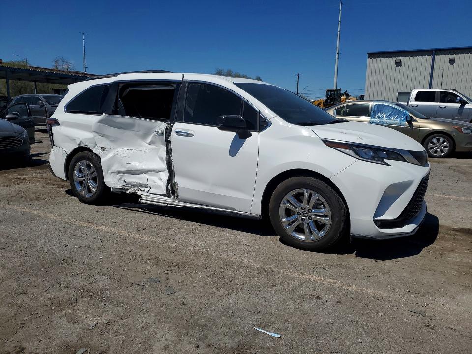 2022 Toyota Sienna VIN 5TDDSKFC1NS057496 COPART salvage auction — SIDE, Nv - Salvage Title, sold $1,100 on 2026-07-21 (photo 4)