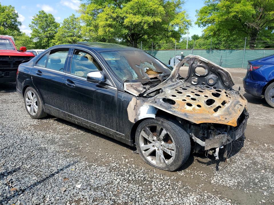 2008 Mercedes-benz C class VIN WDDGF81X88F055866 COPART salvage auction — Burn Engine, MD - CERT OF SALVAGE > 75% DAMAGE, sold $100 on 2026-07-14 (photo 4)