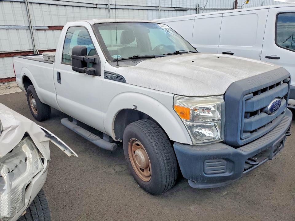 2013 Ford F-250 super duty VIN 1FTBF2A63DEB82095 COPART salvage auction — MINOR DENT/SCRATCHES, Ca - Dis/Dlr/Exp Only Clean Title, sold $7,600 on 2026-07-27 (photo 4)