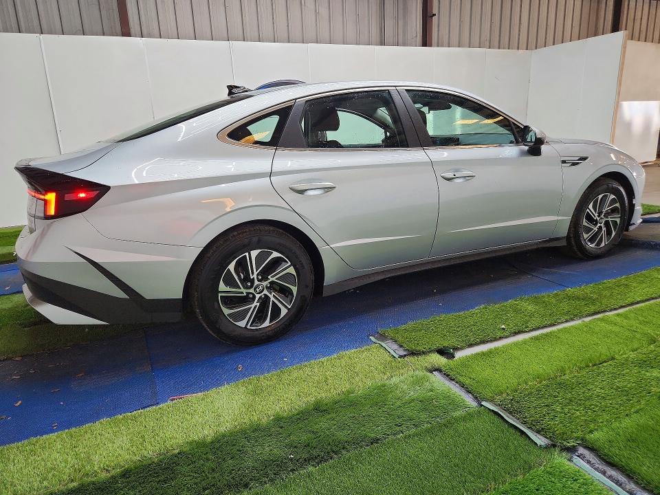 2026 Hyundai Sonata hybrid VIN KMHL24JJ7TA163292 COPART salvage auction — SIDE, FL - CERTIFICATE OF TITLE (P), sold $11,400 on 2026-07-15 (photo 3)