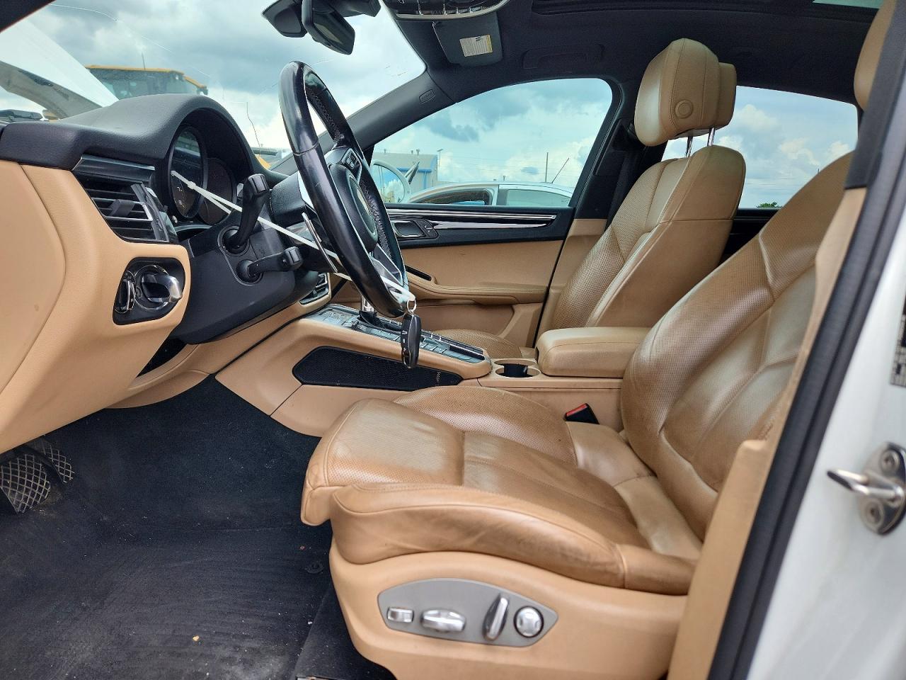 2019 Porsche Macan VIN WP1AA2A52KLB04819 COPART salvage auction — Side, MO - CERT OF TITLE-REPOSSESSED, sold $10,500 on 2026-07-01 (photo 7)