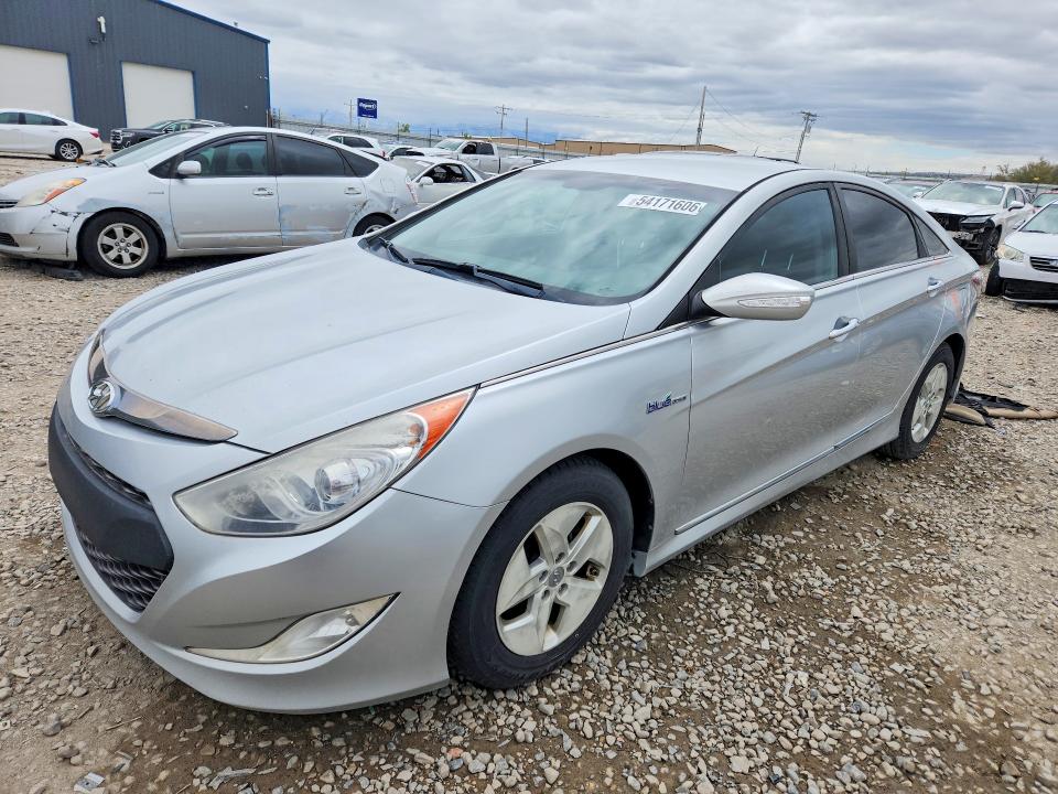 2012 Hyundai VIN KMHEC4A43CA035549 COPART salvage auction — MINOR DENT/SCRATCHES, Wy - Certificate Of Title, sold $550 on 2026-07-31 (photo 1)