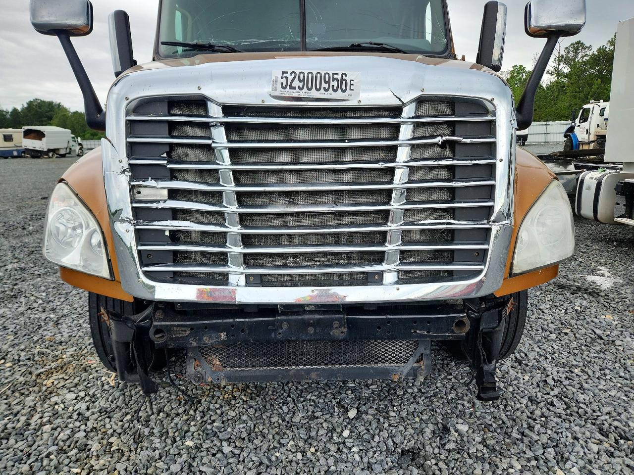 2016 Freightliner Cascadia VIN 1FVXGF005GLGX8224 COPART salvage auction — Front End, GA - CERT OF TITLE-SALVAGE, sold $18,600 on 2026-07-09 (photo 9)