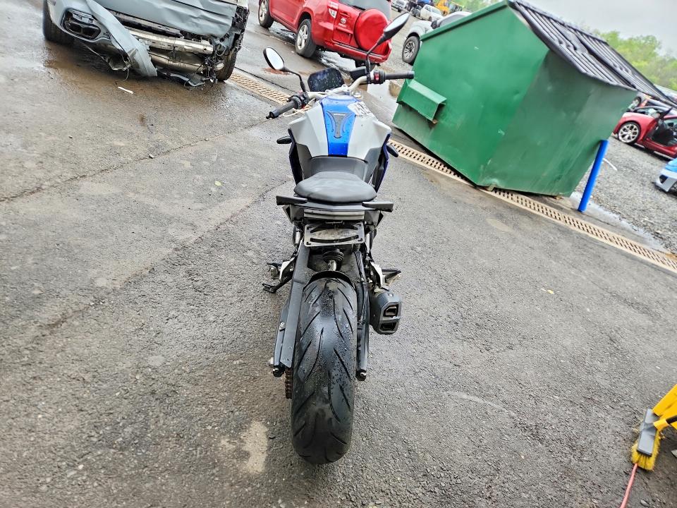 2023 BMW F 900 VIN WB10K1306P6H67404 COPART salvage auction — FRONT END, Ca - Salvage Certificate, sold $3,500 on 2026-07-10 (photo 4)