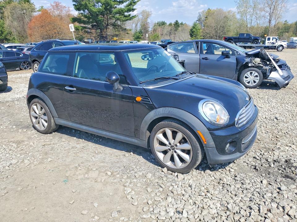 2013 Mini Cooper VIN WMWSU3C52DT372091 COPART salvage auction — MINOR DENT/SCRATCHES, Nh - Certificate Of Title, sold $1,250 on 2026-07-22 (photo 4)