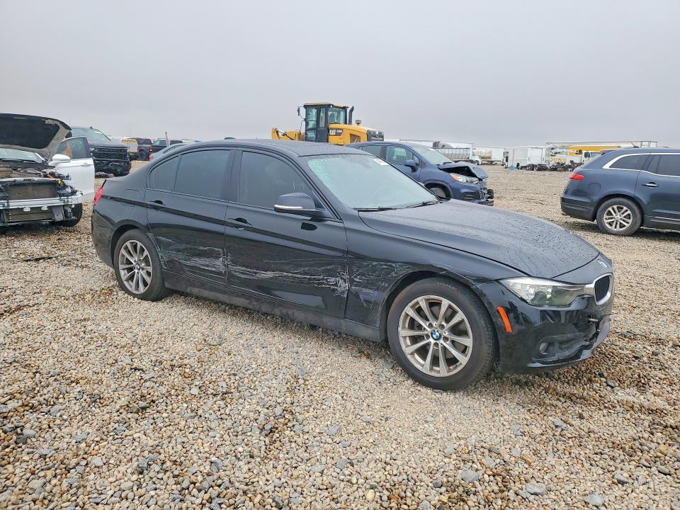 2016 BMW 3er VIN WBA8E1G55GNU10802 COPART salvage auction — SIDE, Tx - Salvage Vehicle Title, sold $2,100 on 2026-08-13 (photo 4)
