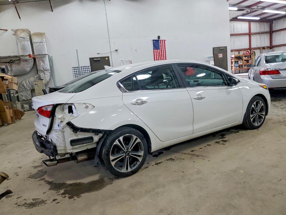 2016 Kia Forte VIN KNAFX4A82G5481459 COPART salvage auction — FRONT END, Md - Cert Of Salvage > 75% Damage, sold $475 on 2026-07-14 (photo 3)