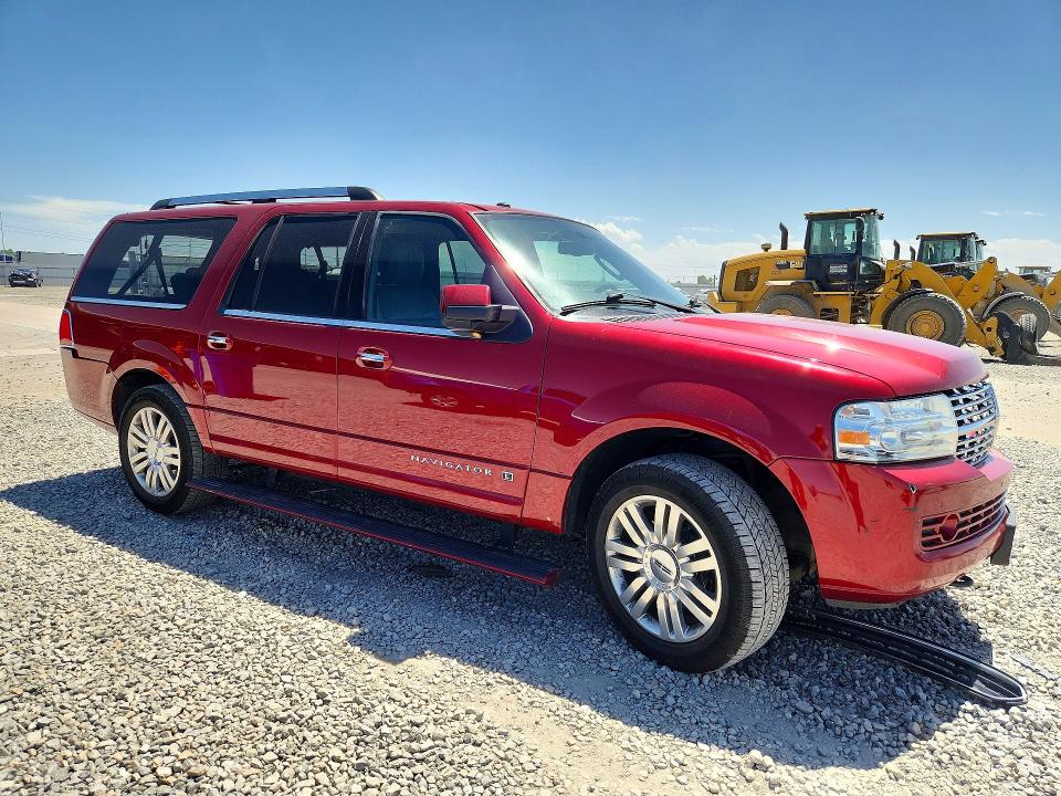 2013 Lincoln Navigator VIN 5LMJJ3J58DEL09052 COPART salvage auction — REAR END, CO - PUBLIC - SALVAGE TITLE, sold $1,150 on 2026-07-09 (photo 4)