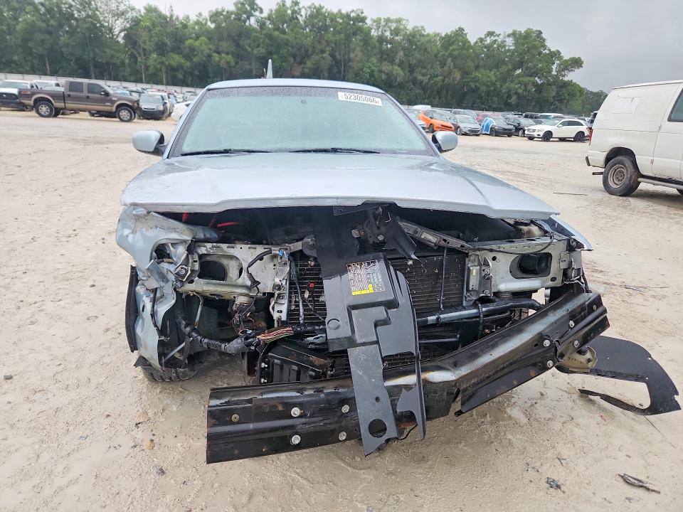 2003 Mercury Grand marquis VIN 2MEFM74W13X645668 COPART salvage auction — FRONT END, Fl - Cert Of Title Slvg Rebuildable, sold $250 on 2026-07-28 (photo 5)