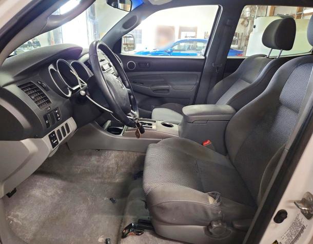 2005 Toyota Tacoma VIN 5TELU42N55Z107683 COPART salvage auction — FRONT END, IL - SALVAGE CERTIFICATE, sold $3,900 on 2026-07-20 (photo 7)