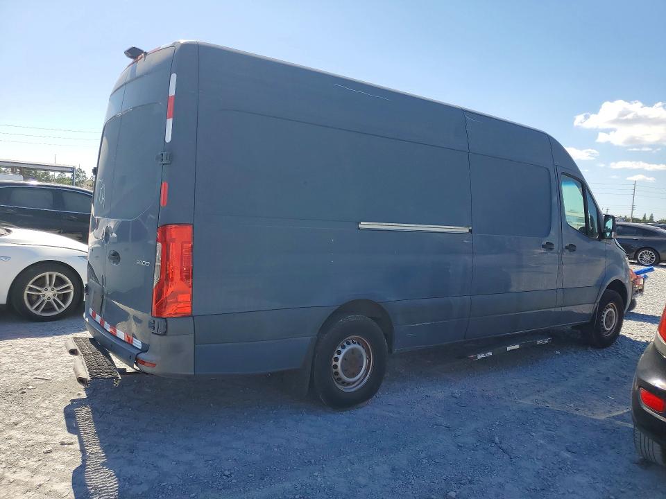 2019 Mercedes-benz VIN WD4PF1CD1KP151771 COPART salvage auction — MINOR DENT/SCRATCHES, Fl - Certificate Of Title, sold $11,500 on 2026-07-27 (photo 3)