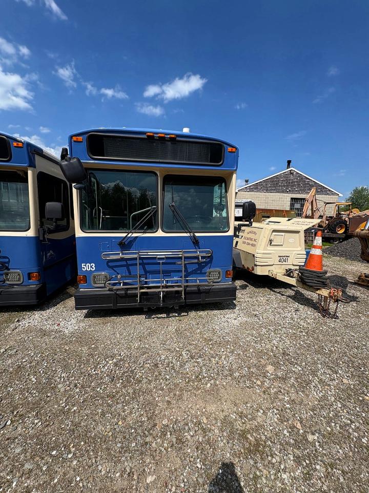 2006 Gillig Transit Bus VIN 15GCD291761112749 COPART salvage auction — Normal Wear, MA - CERTIFICATE OF TITLE (P), sold $425 on 2026-07-07 (photo 8)