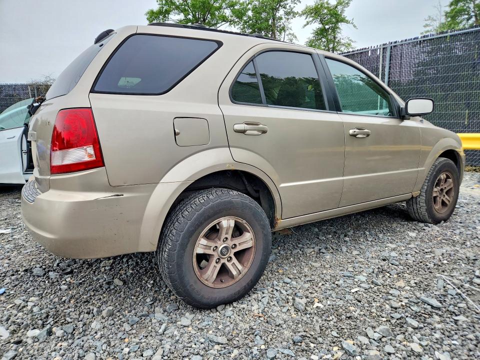 2004 Kia Sorento VIN KNDJC733045261132 COPART salvage auction — SIDE, Md - Cert Of Salvage > 75% Damage, sold $300 on 2026-07-07 (photo 3)