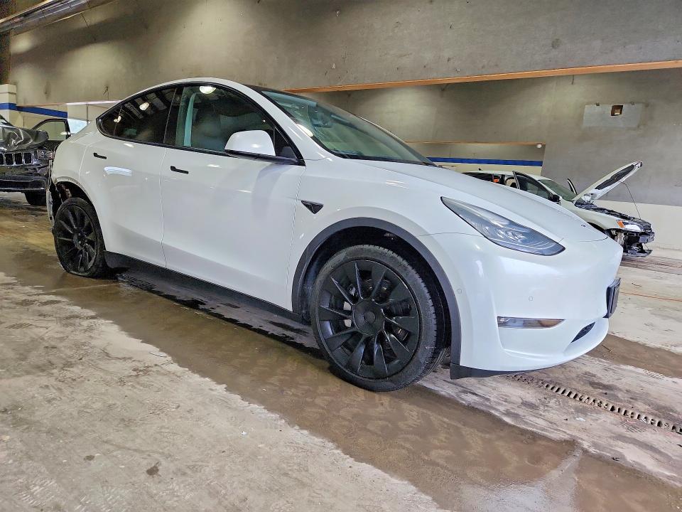 2021 Tesla Model y VIN 5YJYGDEE6MF184135 COPART salvage auction — REAR END, Va - Certificate Of Title, sold $6,300 on 2026-07-24 (photo 4)