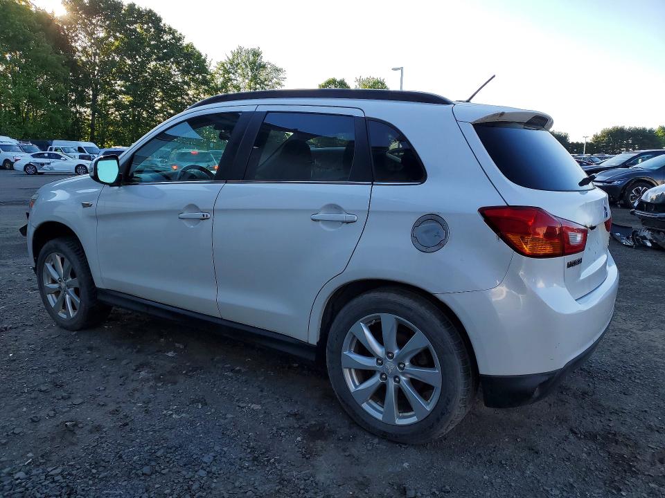 2015 Mitsubishi Outlander VIN 4A4AR4AW3FE041263 COPART salvage auction — MINOR DENT/SCRATCHES, Ny - Certificate Of Title, sold $1,950 on 2026-07-10 (photo 2)