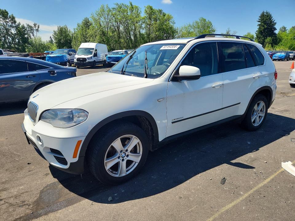 2013 BMW X5 VIN 5UXZW0C59D0B92717 COPART salvage auction — MINOR DENT/SCRATCHES, Nj - Certificate Of Title, sold $3,600 on 2026-07-27 (photo 1)
