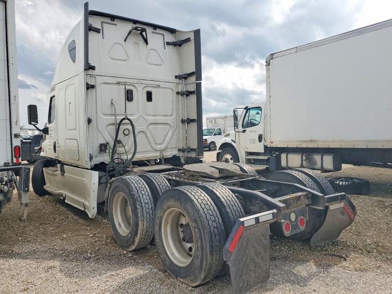 2017 Freightliner Cascadia 125 VIN 3AKJGLDR0HSHR0632 COPART salvage auction — FRONT END, TX - SALVAGE VEHICLE TITLE, sold $8,200 on 2026-07-23 (photo 3)