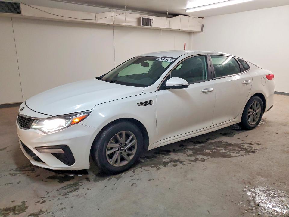 2020 Kia Optima VIN 5XXGT4L37LG432672 COPART salvage auction — MINOR DENT/SCRATCHES, Wa - Vehicle Cert Of Ownership-Titl, sold $225 on 2026-07-27 (photo 1)