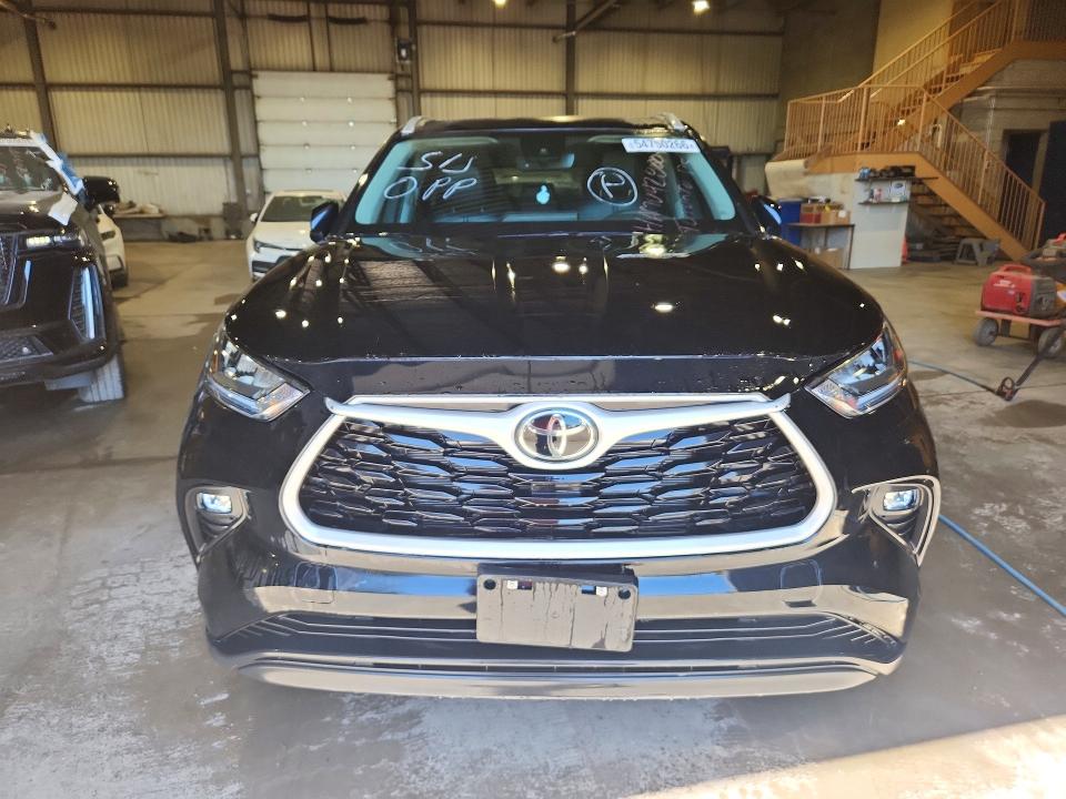 2025 Toyota Highlander hybrid VIN 5TDKBRCHXSS677274 COPART salvage auction — VANDALISM, On - Permit No Brand - Unfit, sold $41,500 on 2026-07-15 (photo 5)