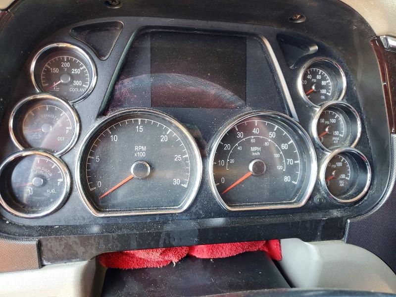 2020 Peterbilt 579 VIN 1XPBDP9X2LD640373 COPART salvage auction — ROLLOVER, NC - SALVAGE CERTIFICATE OF TITLE, sold $9,200 on 2026-07-23 (photo 8)