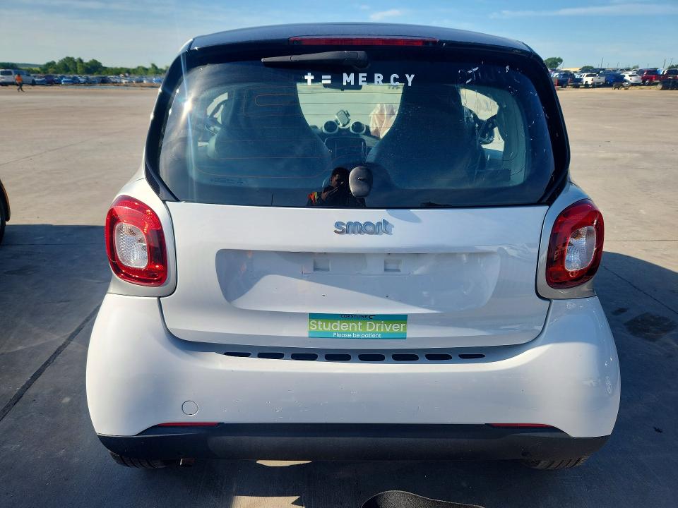 2016 Smart VIN WMEFJ5DA4GK123419 COPART salvage auction — FRONT END, Tx - Salvage Vehicle Title, sold $1,000 on 2026-08-20 (photo 6)