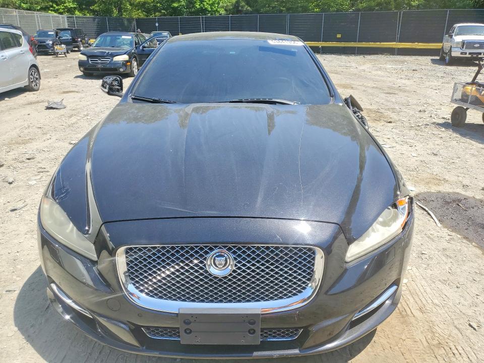 2013 Jaguar VIN SAJWJ1CDXD8V52173 COPART salvage auction — SIDE, Md - Cert Of Salvage > 75% Damage, sold $225 on 2026-07-24 (photo 5)