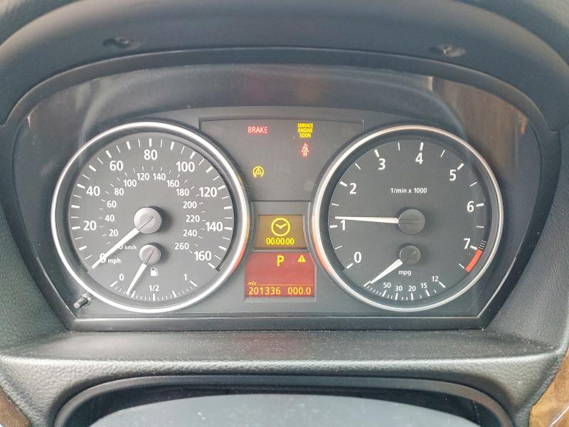 2006 BMW 3er VIN WBAVB13526KX38728 COPART salvage auction — MINOR DENT/SCRATCHES, Ca - Dis/Dlr/Exp Only Clean Title, sold $500 on 2026-07-10 (photo 9)