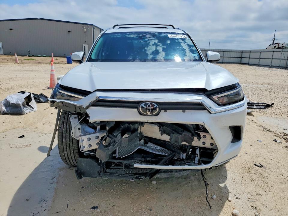 2026 Toyota Highlander VIN 5TDACAB54TS083881 COPART salvage auction — FRONT END, Tx - Salvage Vehicle Title, sold $70 on 2026-07-30 (photo 5)