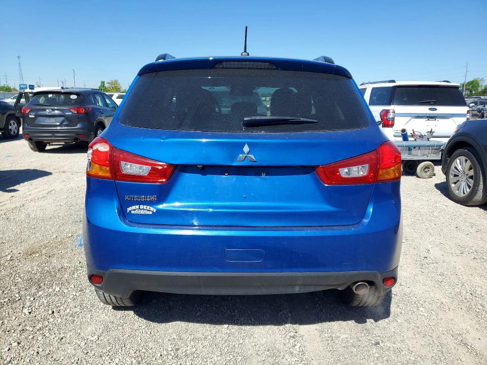 2015 Mitsubishi Outlander VIN 4A4AP4AU3FE057581 COPART salvage auction — HAIL, Ia - Cert Of Title-Salvage Title, sold $80 on 2026-07-29 (photo 6)