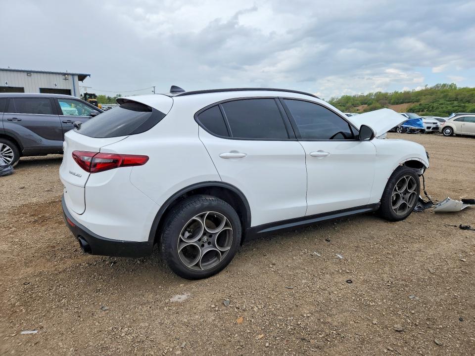 2022 Alfa romeo VIN ZASPAKAN5N7D42745 COPART salvage auction — FRONT END, Il - Salvage Certificate, sold $6,600 on 2026-08-19 (photo 3)