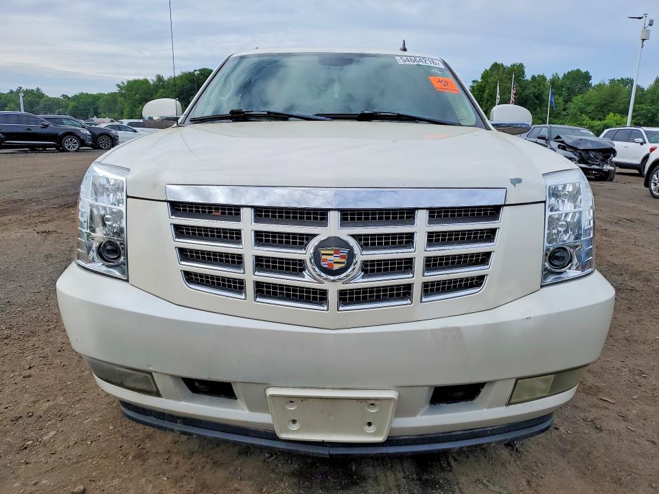2007 Cadillac Escalade ext VIN 3GYFK62857G298717 COPART salvage auction — MINOR DENT/SCRATCHES, CT - CERTIFICATE OF TITLE, sold $2,400 on 2026-07-02 (photo 5)