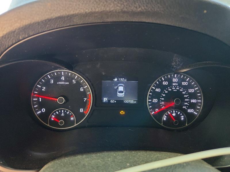 2019 Kia Optima VIN 5XXGT4L30KG310377 COPART salvage auction — HAIL, Salvage Title, sold $70 on 2026-07-28 (photo 9)