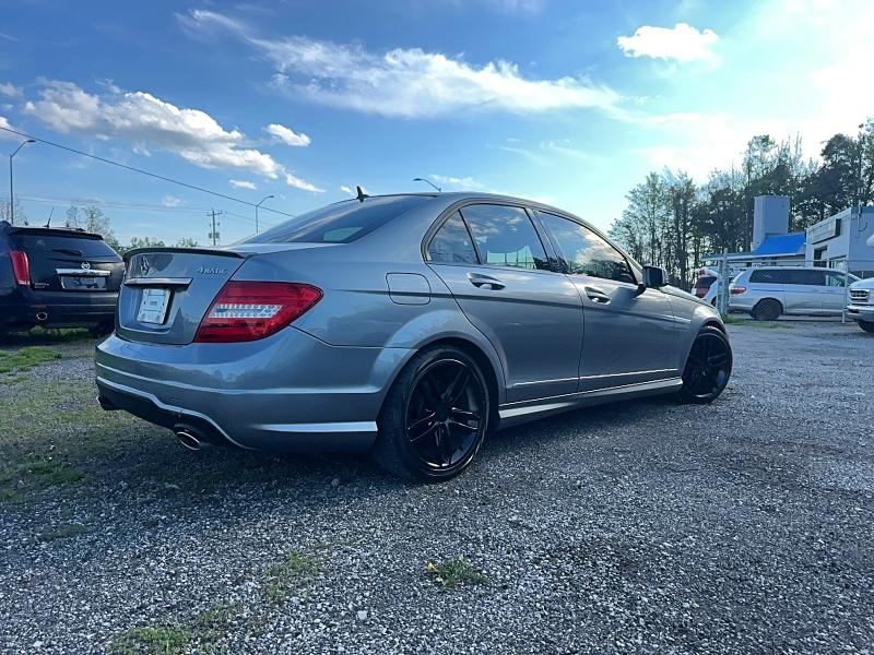 2013 Mercedes-benz C class VIN WDDGF8ABXDA782065 COPART salvage auction — MINOR DENT/SCRATCHES, On - Permit No Brand - Unfit (P), sold $2,900 on 2026-07-03 (photo 4)