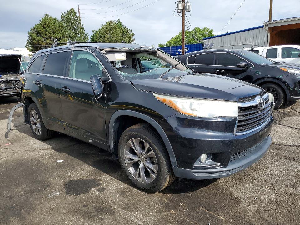 2015 Toyota Highlander VIN 5TDJKRFH7FS096781 COPART salvage auction — ROLLOVER, Co - Public - Salvage Title, sold $1,000 on 2026-07-30 (photo 4)