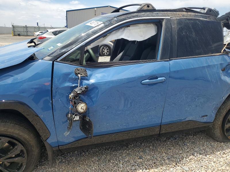 2024 Toyota Rav 4 VIN JTME6RFV3RJ058171 COPART salvage auction — ROLLOVER, Tx - Salvage Vehicle Title, sold $2,750 on 2026-07-14 (photo 7)
