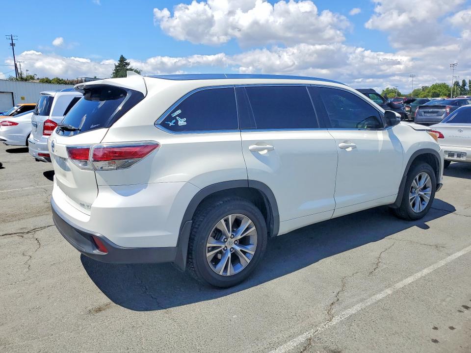 2015 Toyota Highlander VIN 5TDJKRFH8FS193522 COPART salvage auction — FRONT END, Ca - Salvage Certificate, sold $6,300 on 2026-07-06 (photo 3)