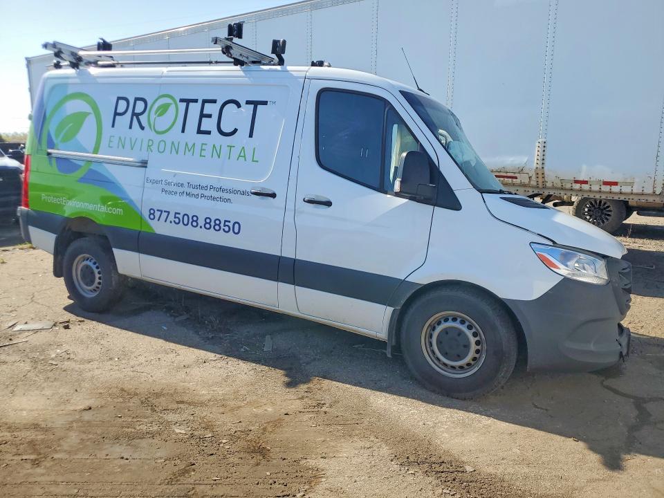 2022 Mercedes-benz Sprinter VIN W1Y4EBHY9NT107090 COPART salvage auction — SIDE, Mi - Scrap Certificate Of Title, sold $9,000 on 2026-07-15 (photo 4)
