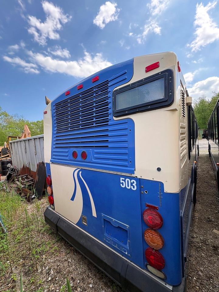 2006 Gillig Transit Bus VIN 15GCD291761112749 COPART salvage auction — Normal Wear, MA - CERTIFICATE OF TITLE (P), sold $425 on 2026-07-07 (photo 3)