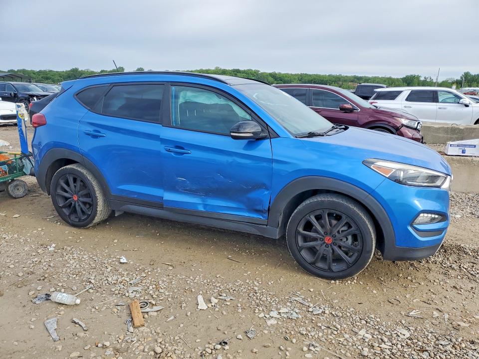 2017 Hyundai VIN KM8J33A28HU442456 COPART salvage auction — SIDE, Mo - Salvage Certificate Of Title, sold $800 on 2026-07-30 (photo 4)