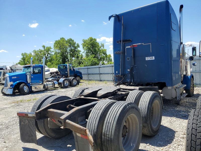 2000 Freightliner All other VIN 1FUPCDYB4YPG54792 COPART salvage auction — MINOR DENT/SCRATCHES, KY - CERT OF TITLE-SALVAGE, sold $400 on 2026-08-31 (photo 4)