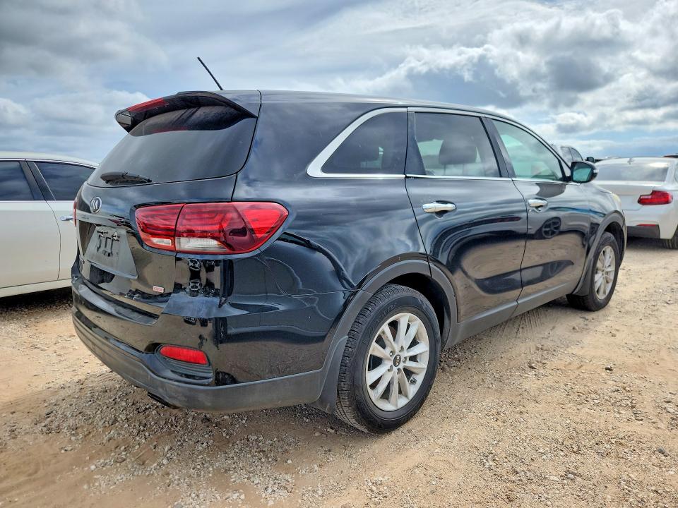 2019 Kia Sorento VIN 5XYPG4A39KG463522 COPART salvage auction — MINOR DENT/SCRATCHES, Tx - Certificate Of Title, sold $2,050 on 2026-07-09 (photo 3)