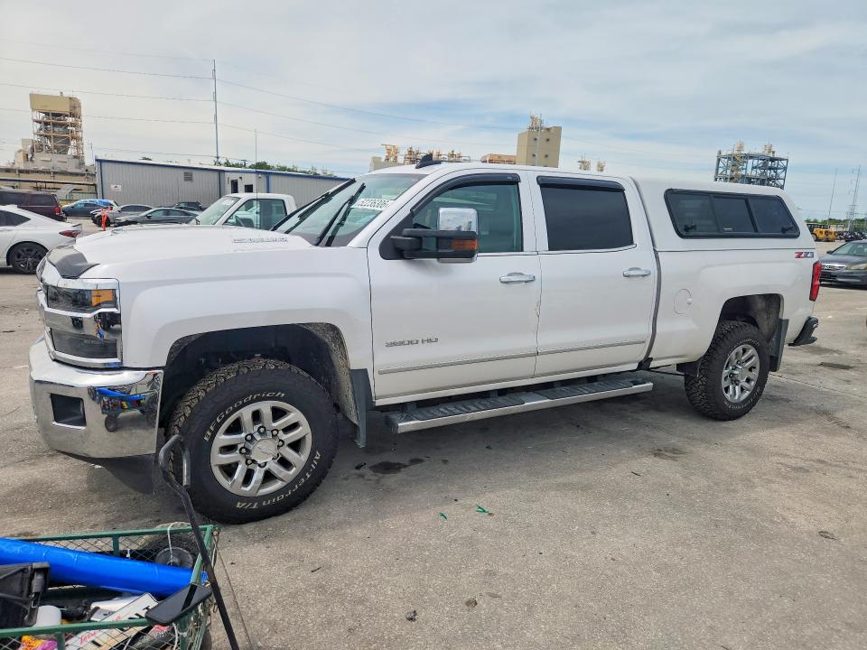 2018 Chevrolet Silverado VIN 1GC4K0EY7JF185091 — COPART salvage auction photo