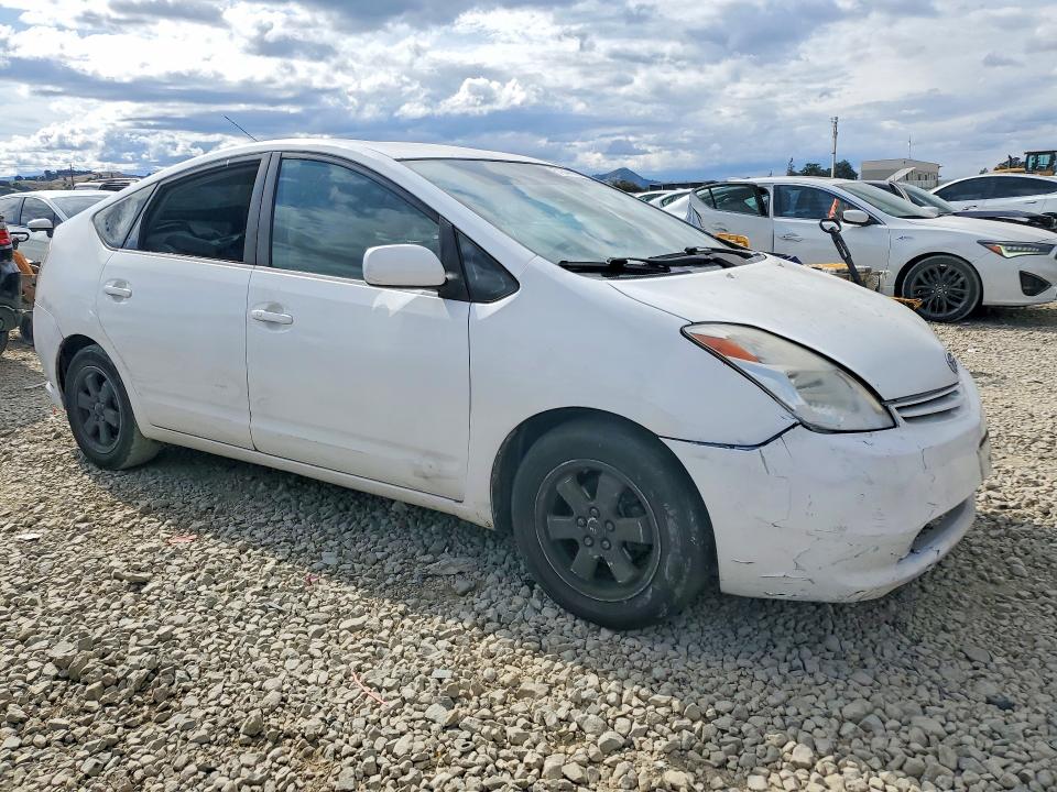 2004 Toyota Prius VIN JTDKB20U240038787 COPART salvage auction — VANDALISM, CA - SALVAGE CERTIFICATE, sold $500 on 2026-07-14 (photo 4)