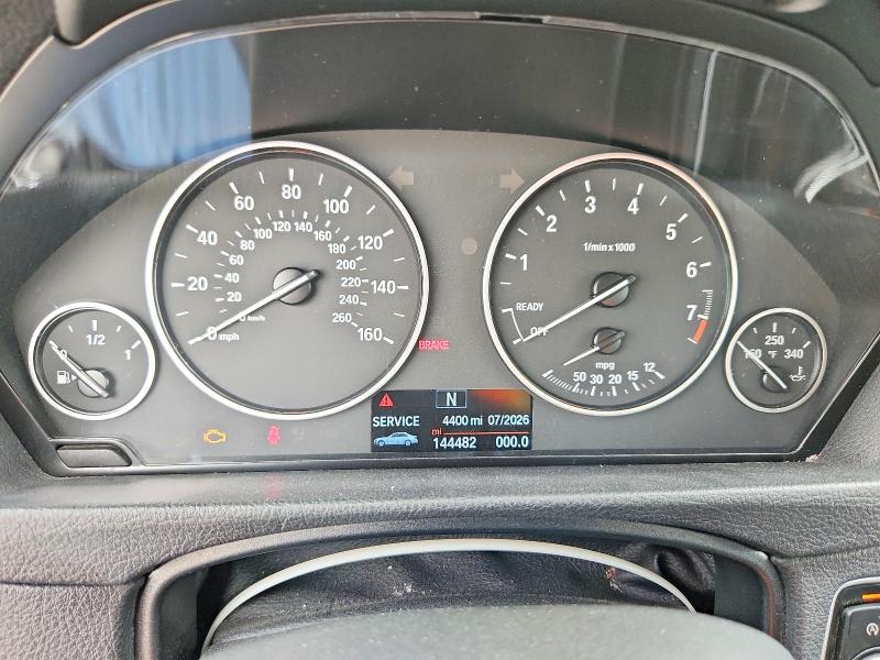 2018 BMW 3er VIN WBA8E1G59JNU90189 COPART salvage auction — NORMAL WEAR, Tx - Certificate Of Title, sold $2,800 on 2026-07-27 (photo 9)