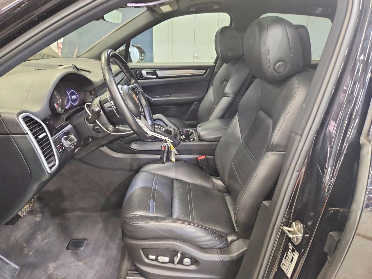 2019 Porsche Cayenne VIN WP1AE2AY4KDA50934 COPART salvage auction — Minor Dent/Scratches, PA - CERT OF TITLE (P), sold $18,700 on 2026-07-02 (photo 7)