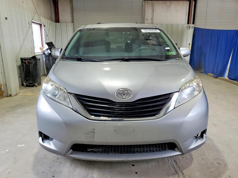 2013 Toyota Sienna VIN 5TDKK3DC5DS333239 COPART salvage auction — MINOR DENT/SCRATCHES, Wv - Certificate Of Title (P), sold $2,850 on 2026-07-30 (photo 5)