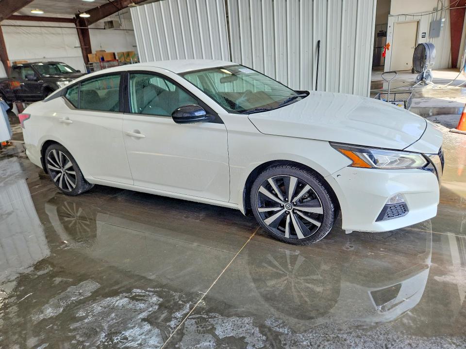 2022 Nissan Altima VIN 1N4BL4CV6NN347282 COPART salvage auction — MINOR DENT/SCRATCHES, MO - CERTIFICATE OF TITLE, sold $13,500 on 2026-07-09 (photo 4)