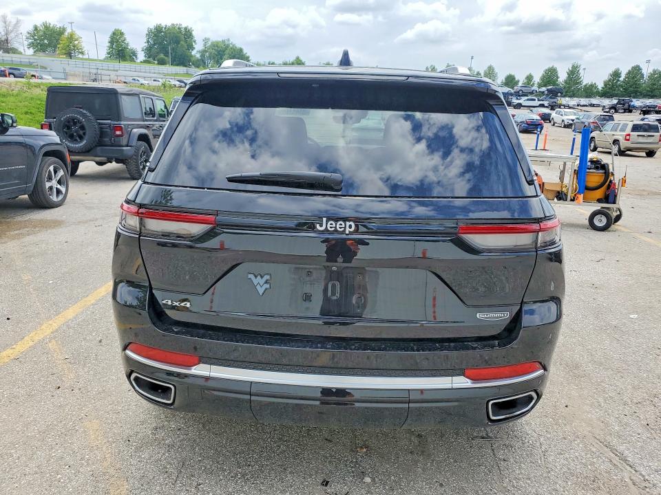 2023 Jeep Grand cherokee VIN 1C4RJHEG4PC563229 COPART salvage auction — MINOR DENT/SCRATCHES, Mo - Certificate Of Title, sold $35,250 on 2026-07-02 (photo 6)